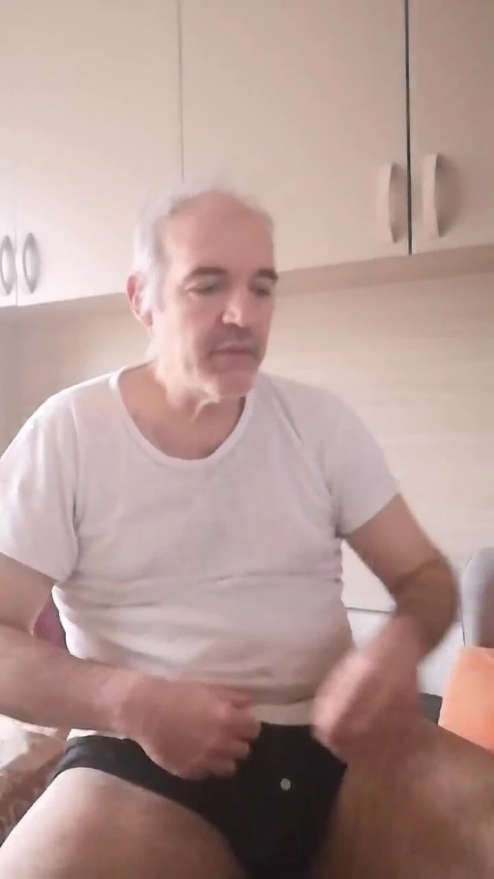 Setesesso7: I Jerk My Hard Cock, Piss Twice in the Empty...