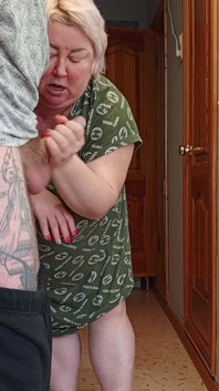 Svärmor har en munfull sperma efter runk och avsugning