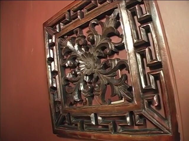 Glory Hole Babes: Krásná blonďatá MILF saje velkého čůráka v gloryhole cabine