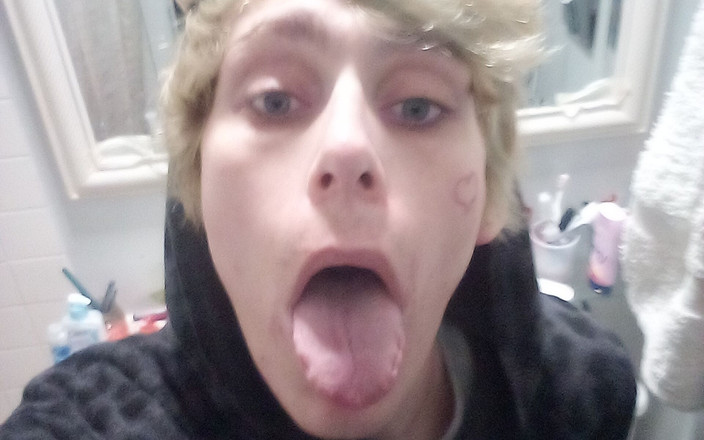 Kitty Boy: Hola y Miau