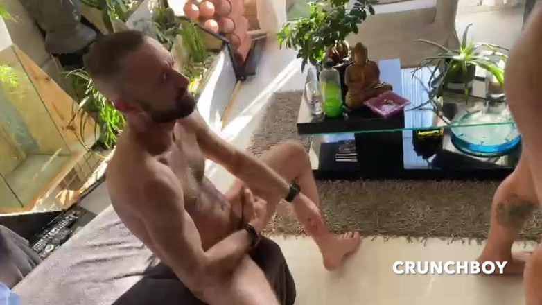 Premium French Bareback Clip: Eğitimciler romantik tarafından korunmasız sikiliyor