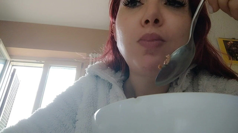 savannahamatoriale: そんなに食べちゃダメなのに