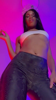 Piggy's Dream Goddess - Ebony Femdom Goddess Rosie Reed Pay Piggy Financial Domination, Body Worship and Tease for Atms
