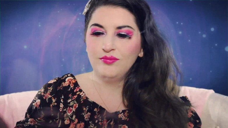 goddessjoules: アクリルにピンクの口紅を塗った ASMR