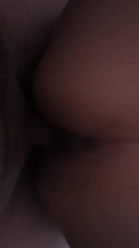 Vera Coppia Amatoriale - Il Gioco Del Dildo Si Trasforma in Squirt Intenso E Sesso Alla Pecorina