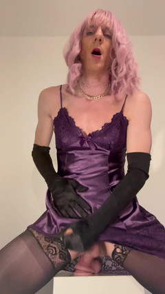Jessica silk: Jess Silk Rides Her Dildo