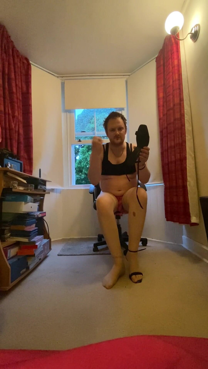 Ava Maxwell: Instrucciones de paja en medias bronceadoras 