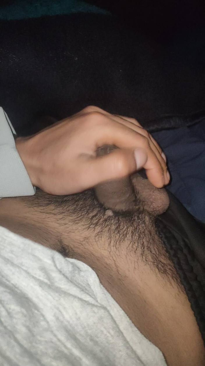 AlexAlejandro13: Berada di rumah dengan tangan nakal