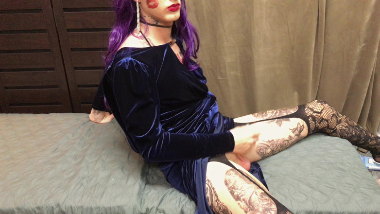 Sissy Bailey Wilde: Extremamente quente masturbação com crossdresser tatuada