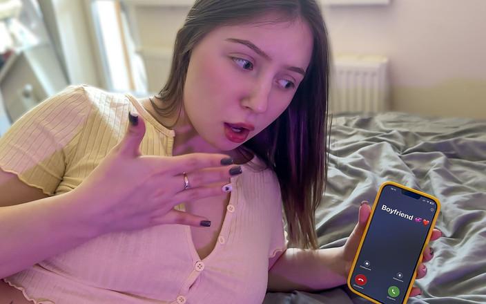 niiikey: Kız Kardeşin Kız Arkadaşı Telefonda Konuşuyor Ve Aldatıyor