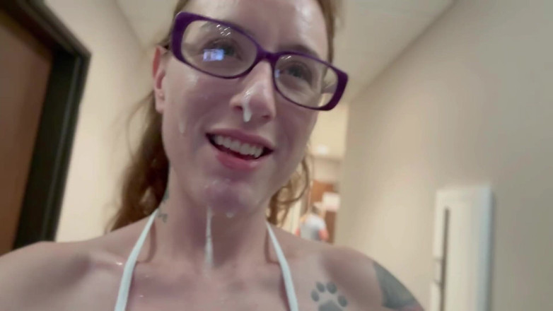 Island Boy Vids: ミスティ・レインと一緒にクンウォークに出かけましょう