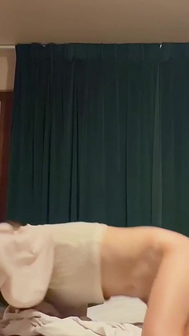 Mianins trans productions: Трансы Alyza и Cherry делают минет и трахаются в видео от первого лица