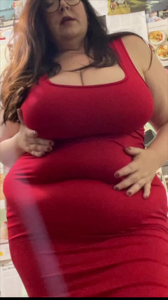 cutejayne: Une Bombasse BBW Pulpeuse Vous Tente Dans Une Robe Rouge...
