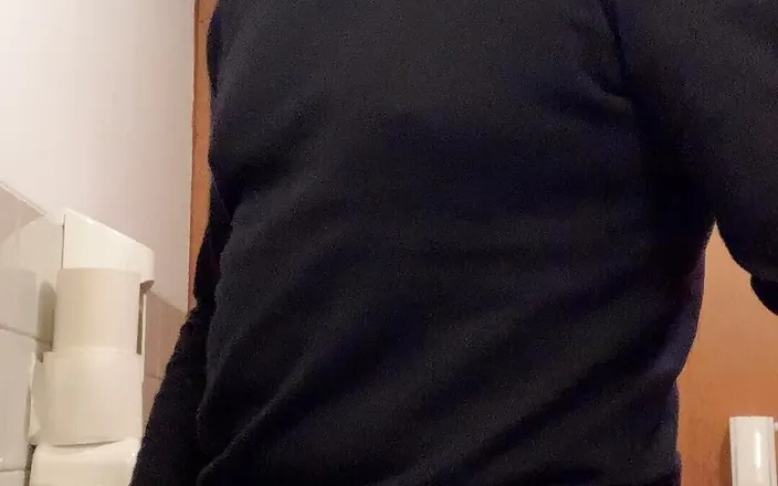 TJenner: Horny I Jerk-off in the Toilet, Cum in My Palm...