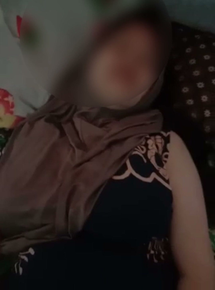 Famly sex: ต้นสนของสาวหมู่บ้านในฮิญาบอร่อยมาก