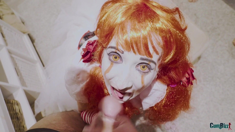 Cumbizz: Nederlandse Halloween-tiener slikt elke lading sperma