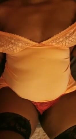 Clarisse La Coquine: Venha me levar no sofá