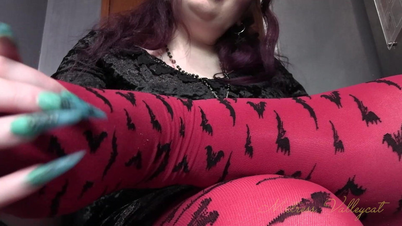 Mxtress Valleycat: Owinięty w Szkarłatny