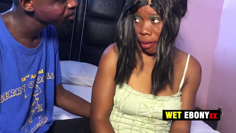 WET EBONY: Sexy bohyně, kterou jsem potkal na ulici, mi mokrá postel