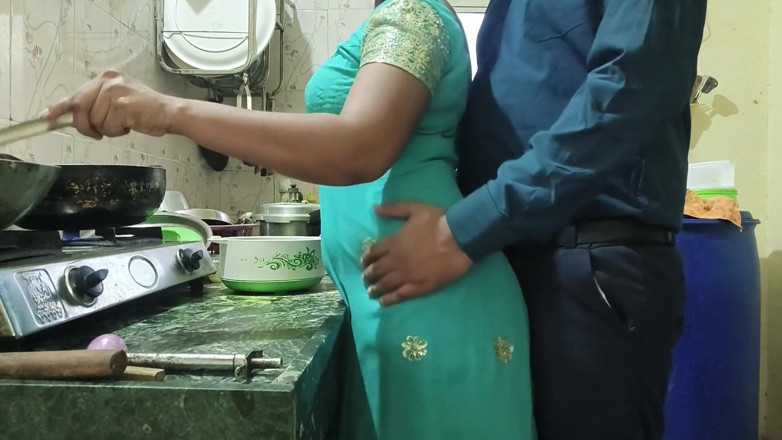 Mumbai Ashu: Bhabhi wäscht gleich in der küche Gleichungen, als ich anfing,...