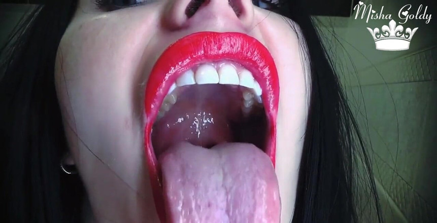 Goddess Misha Goldy: Jsi otrok krutých Obryní! Mmm vypadáš tak chutně! Chci tě...