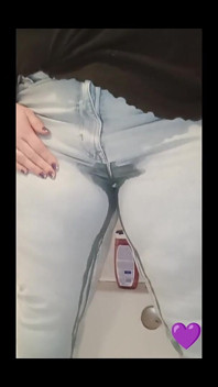 Đi tiểu trong quần jean của tôi