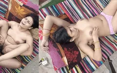 Gadis muda keren dengan tetangga laki-laki di kamar sendirian