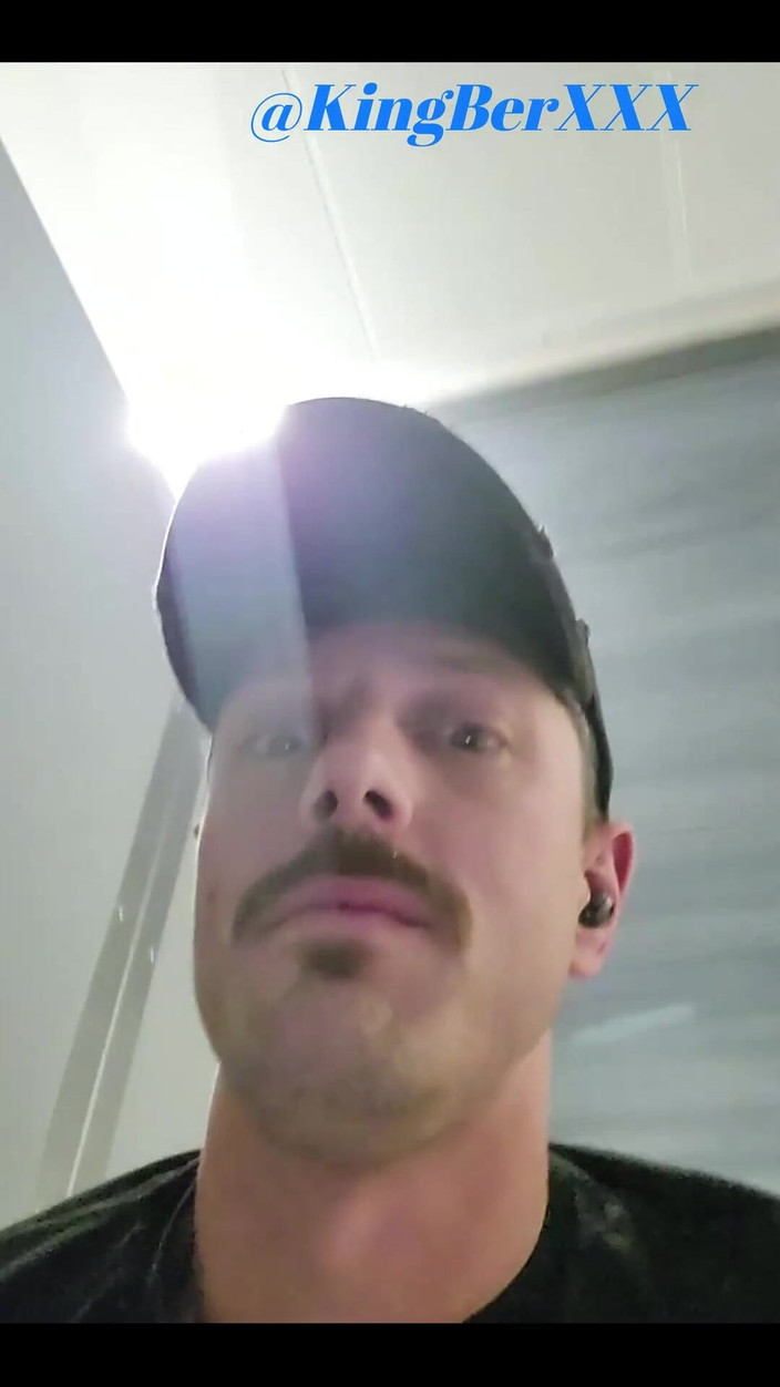 KingB8er: I Get so Horny