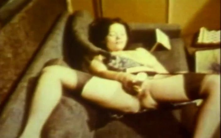 Vintage megastore: Sólo masturbující děvky - Restyling film ve Full HD