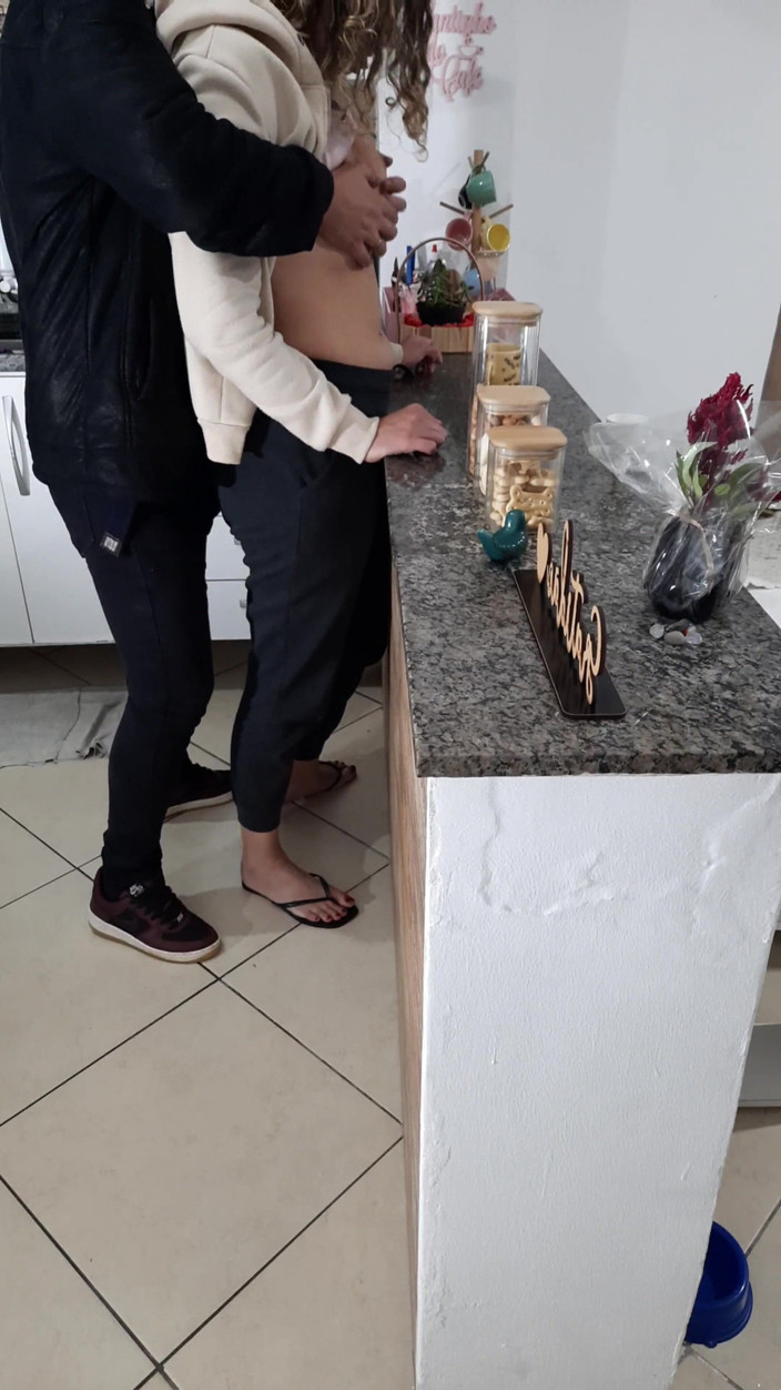 Gabi SweetCouplesStories: La figliastra non può nemmeno riposare mentre fa colazione.