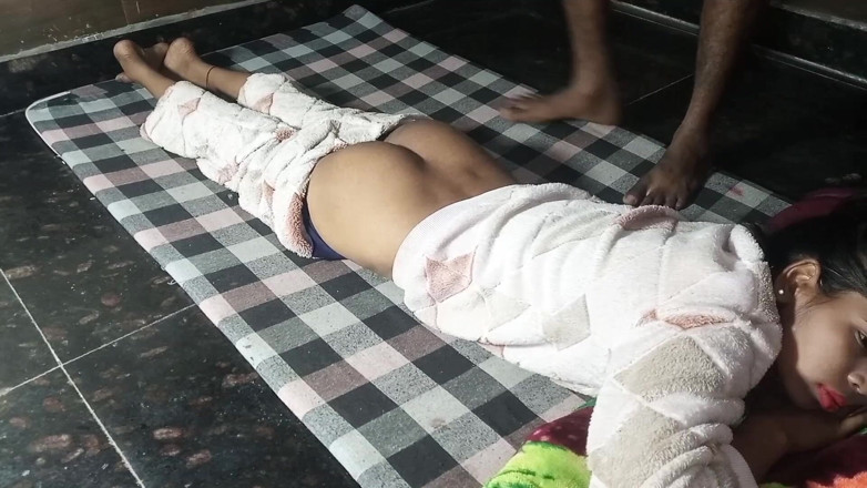 Shivanibaby: nee larki ke tahkhaane men