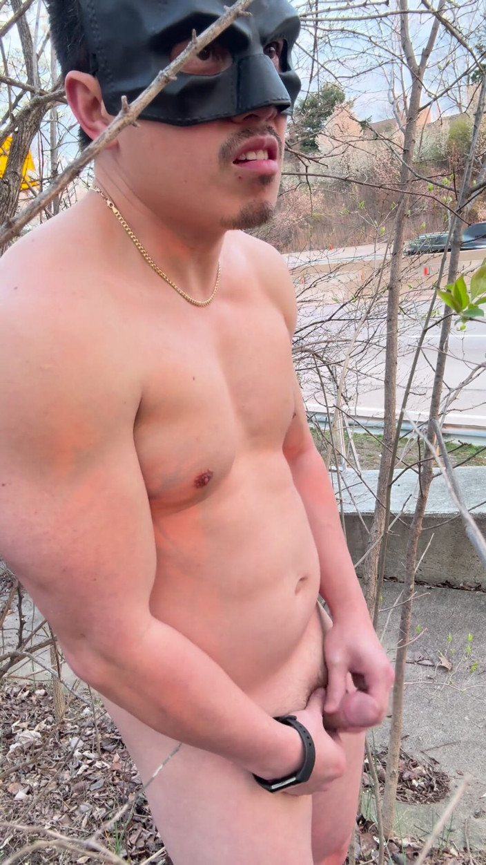 Barenakedmuscles: Asian Bodybuilder Strips Naked Roadside - Outdoor Flexing, Muscle Worship &amp; Hands-free...