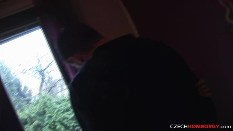 Czech Home Orgy: Česká domácí orgie 3 - část 2: Vynikající prsatá milfka