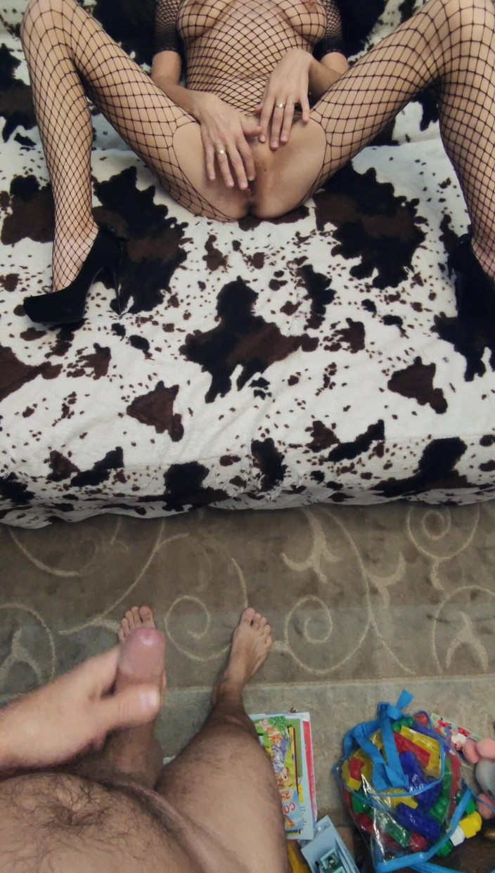 Hotlia: 21-jarige man en 40-jarige milf maken porno