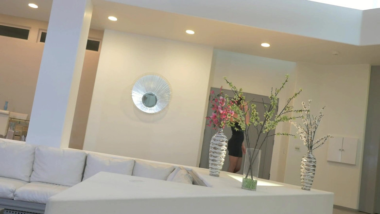 XXXEROTICONLY: Rambut cokelat muda bermain sendirian dengan tubuhnya