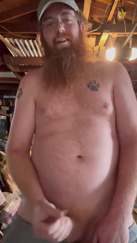 Redneck branlette et éjaculation dans le garage