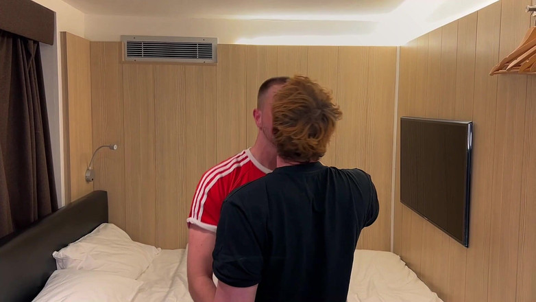 Christian Hunter: Piggy hole vingerende pik zuigen kont gapende ballen diep anaal...