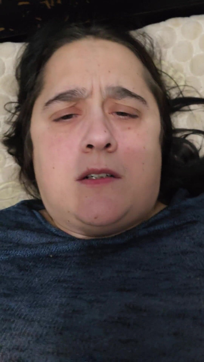 Crx2l: Adoro la faccia da troia che si fa mentre la...
