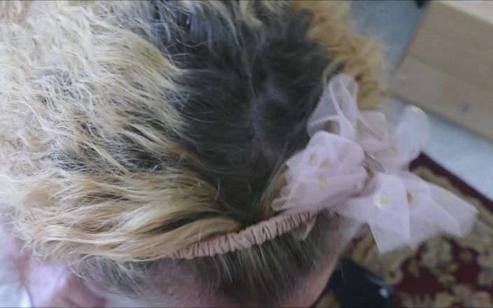 Natalie K: POV cumshot en creampie neukpartij met tietenspel en pijpbeurt