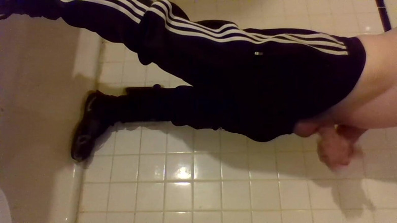 LilTaste: Urinating Fetish Fanclub Video of the Month (ffvotm); Bonus Video September 2022