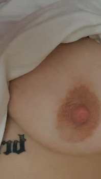 ฉันแตกคาปากตอนช่วยตัวเองเพราะรู้ว่าคุณกำลังดูอยู่ - Baby Hottie