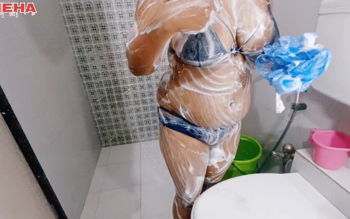Neha: Parte - 3 Minha meia-irmã Bath sex video caling com meu amigo