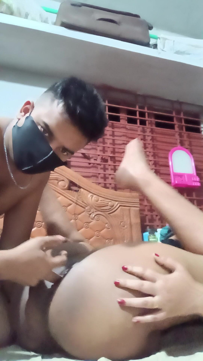 Taniyaxx: Video Bangla video nahrávání 1 Ore po celou dobu a