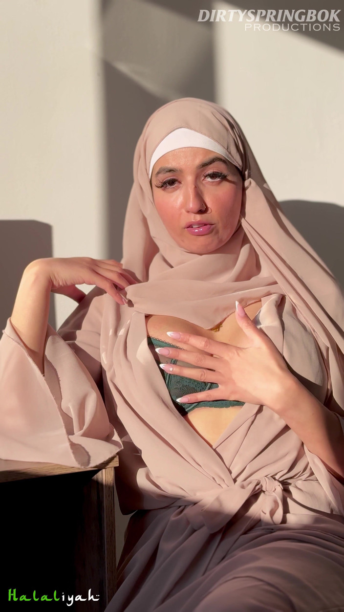 Aaliyah Yasin: Aliyah si cewek berhijab ngasih kamu instruksi jilat sperma