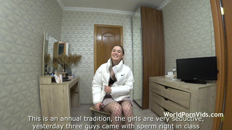 Selected worldwide porn: Si jalang kecil cuba meninggalkan rumah kerana dia mahu kongkek...