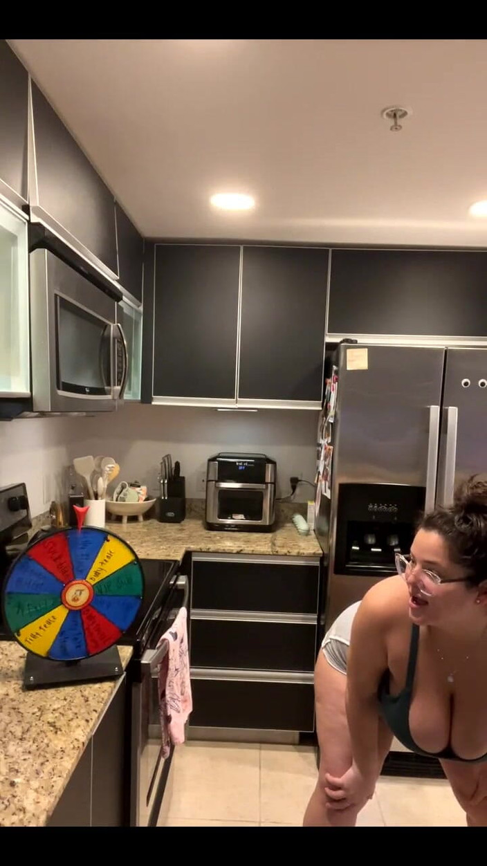 Dani Valentina: Một vòng xoay bánh xe