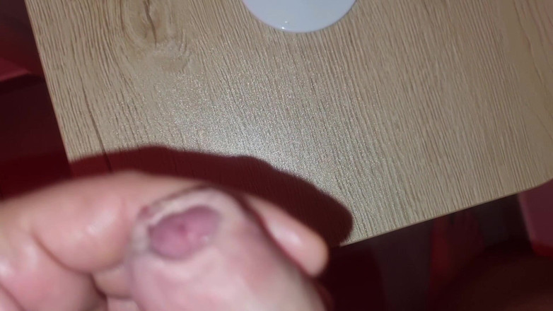 Alexander Audran: Dégustation de sperme | Mot &amp;Chandon - et un gobelet de sperme à boire...