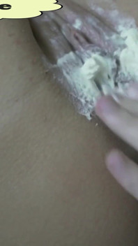 Madrasta goza depois de cunilíngua com chantilly
