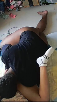 Cam3 - Fantasy Riya lamiendo coño la víspera de año nuevo