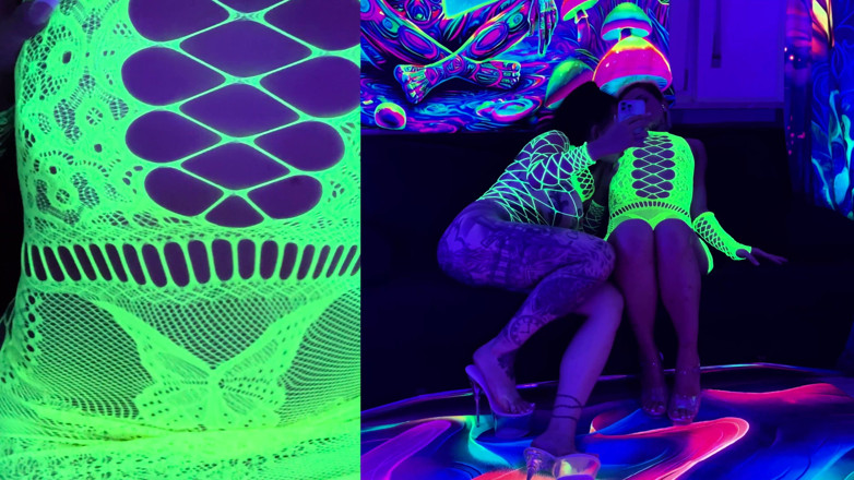 MissAlessaMilano: Neon Light with 2 Crazy Girls
